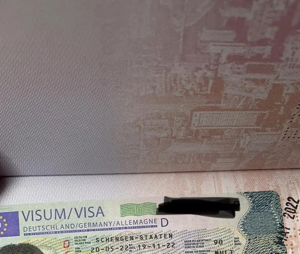 去德国买留学生机票_1