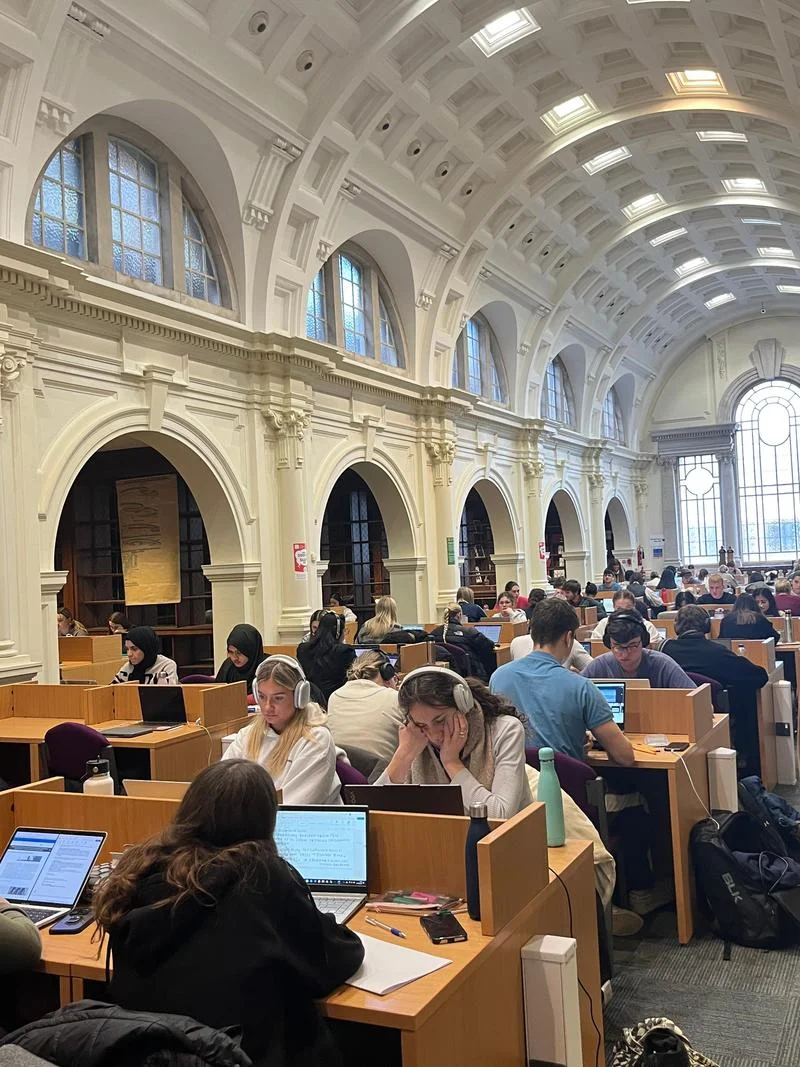 英国大学放假_1