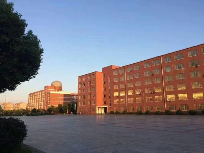 临川中学就读条件_1