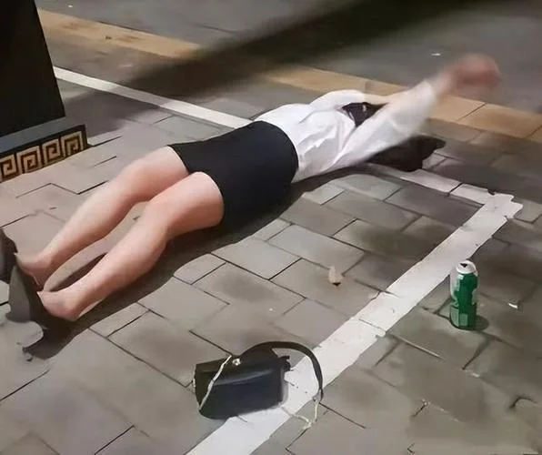 成都醉酒女子叫什么_1