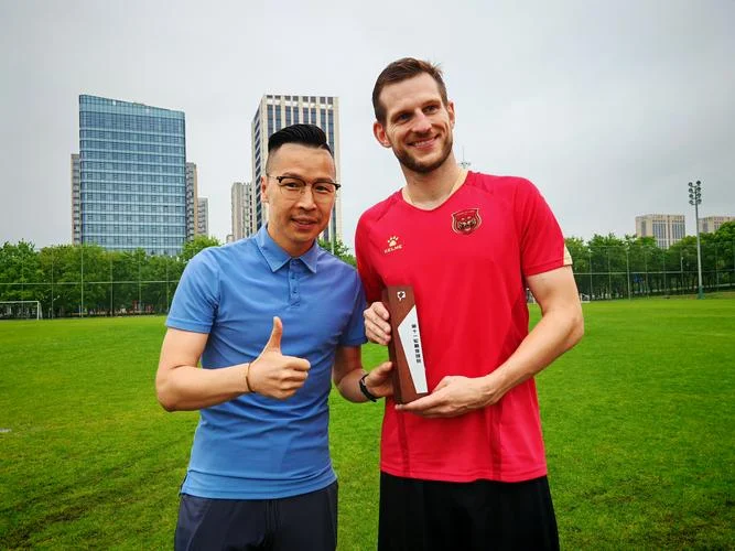 都在什么网站买球_1