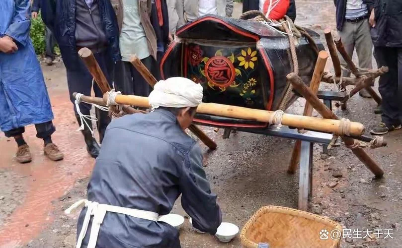 梦见看到别人抬棺材-梦见他人抬棺