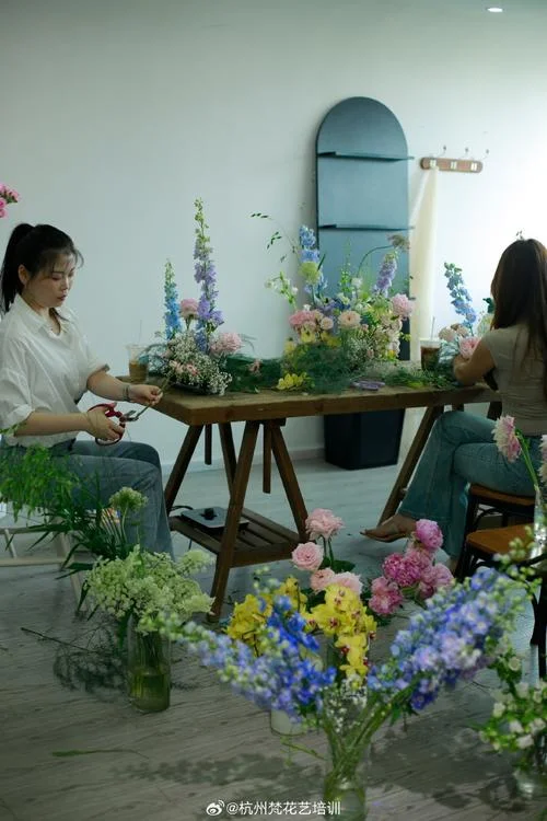 在哪可以学花艺-学花艺推荐平台