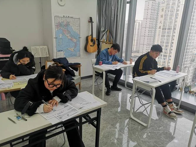西班牙留学咨询机构_1