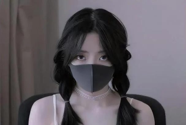 玩偶姐姐真名叫什么_1