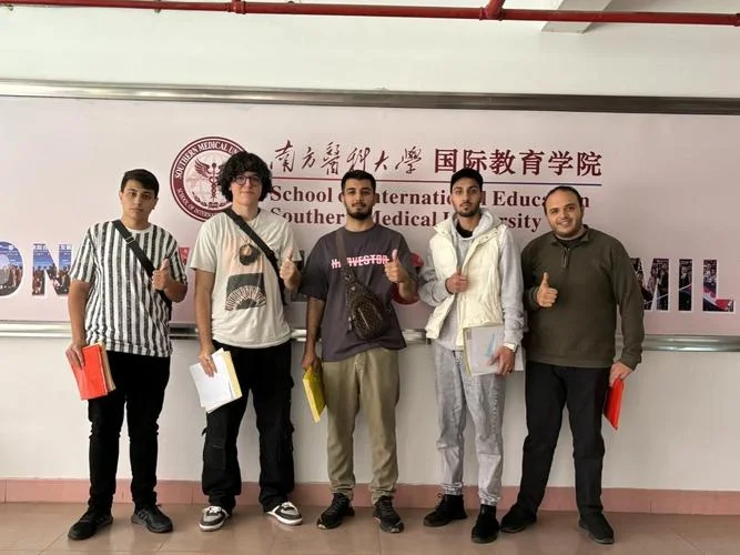 来华留学公司_1