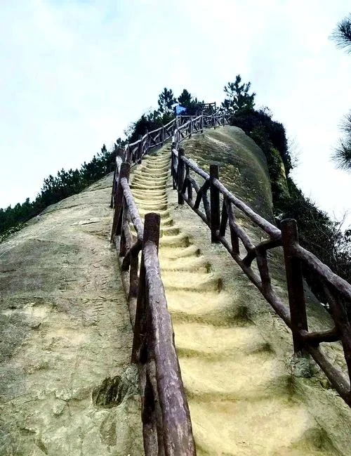 梦见高山入云,有云梯_2