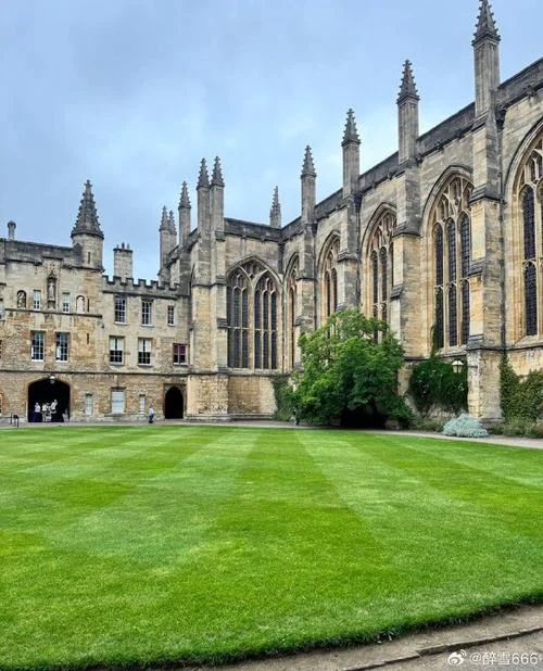 英国布莱福德大学_1