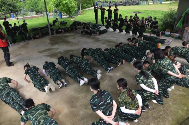 中学生魔鬼夏令营减肥_1
