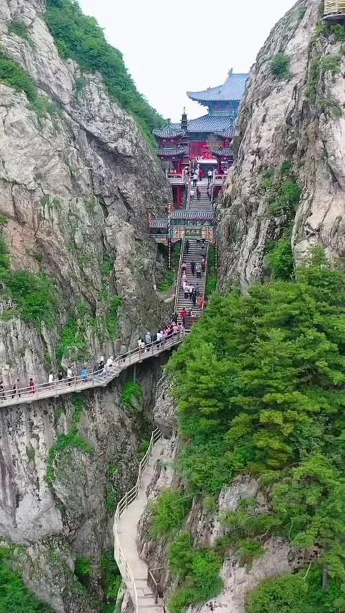 洛阳老君山多少公里_1