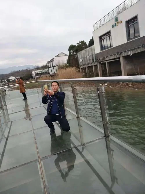 梦见泡温泉遇险_2