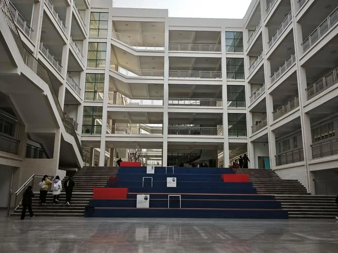 青岛黄海学院影视学院_1