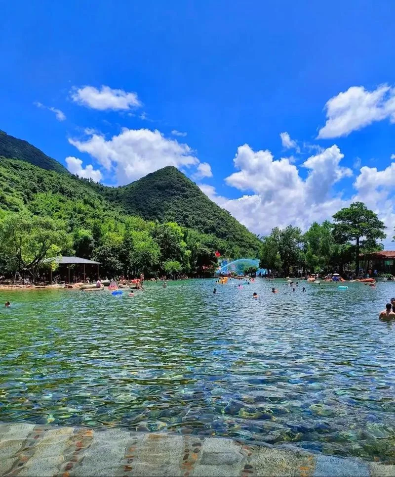 梦见自己在玩水游泳-梦中戏水游泳