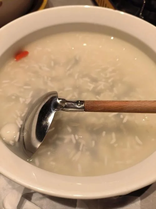 梦见吃白米饭泡汤-梦食白米汤