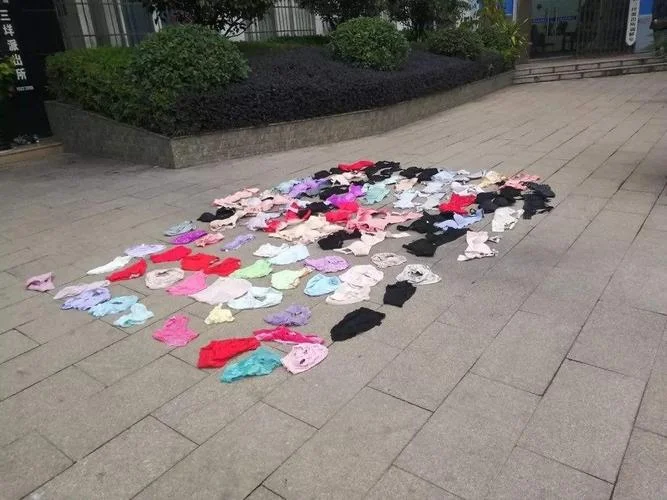 梦到衣服被偷走_2