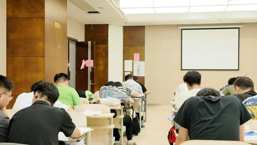 考研二战算应届生吗-考研二战非应届生