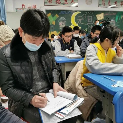 黄如论中学简介_1