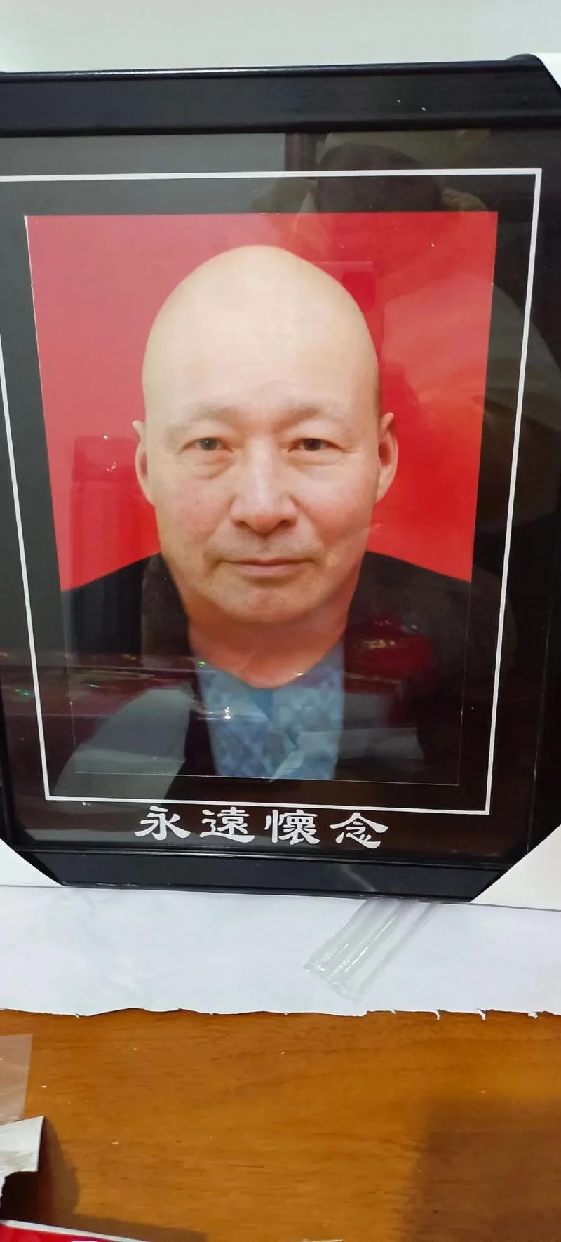 梦见死去的小叔子-梦到逝去的弟弟