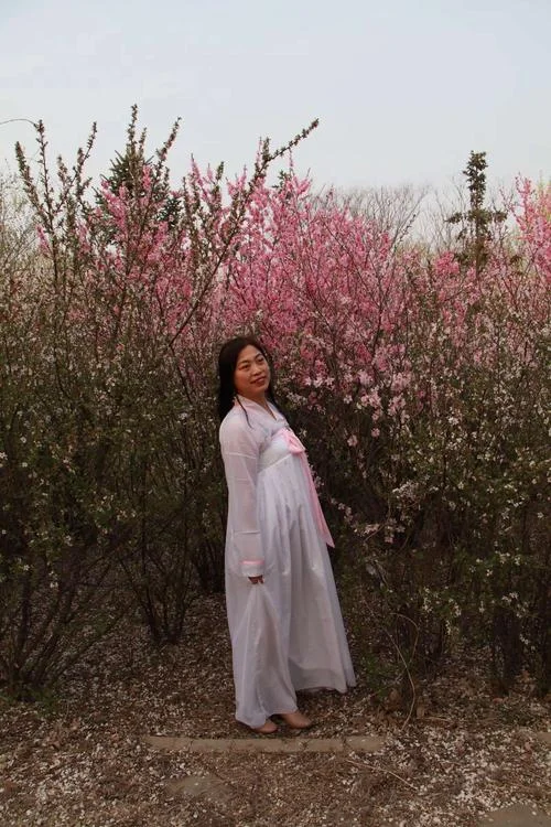 孕妇梦见站在花丛中-孕妇梦立花丛
