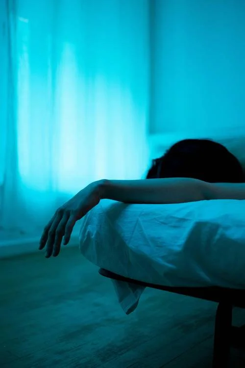 梦到自己失眠_1