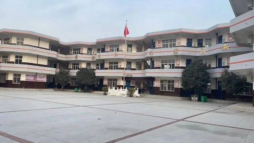 临颍县第三高级中学-临颍三中