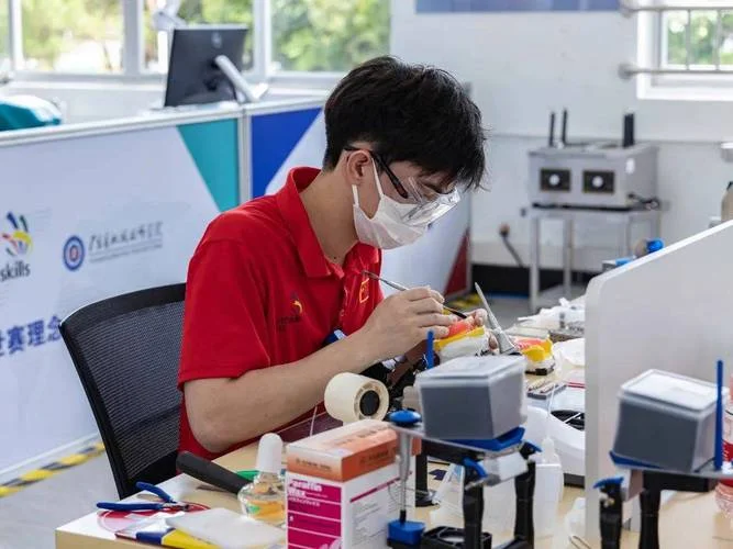 怎么查口腔修复资格证-查口腔修复师资格证