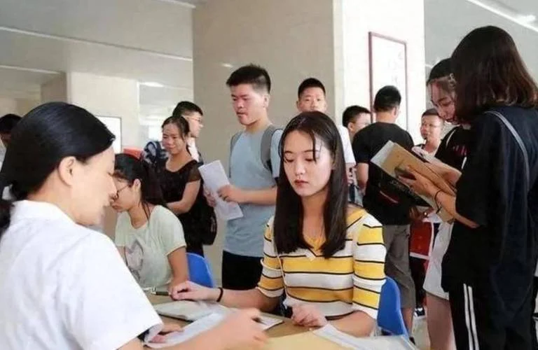 中国留学生海归求职_1