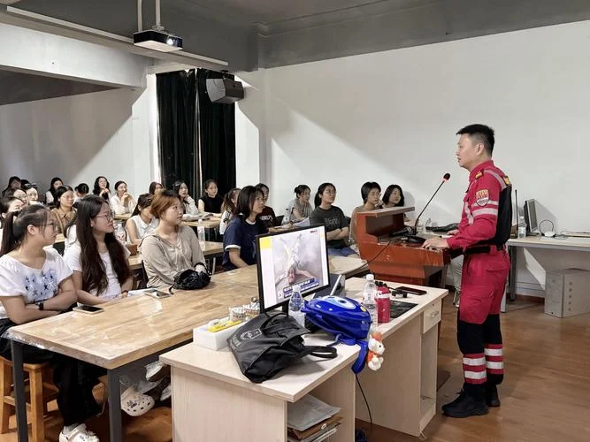 艺术学院研究生_1