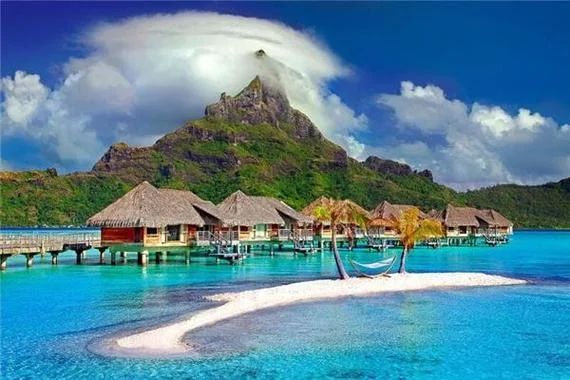 做梦梦见在国外旅游_1