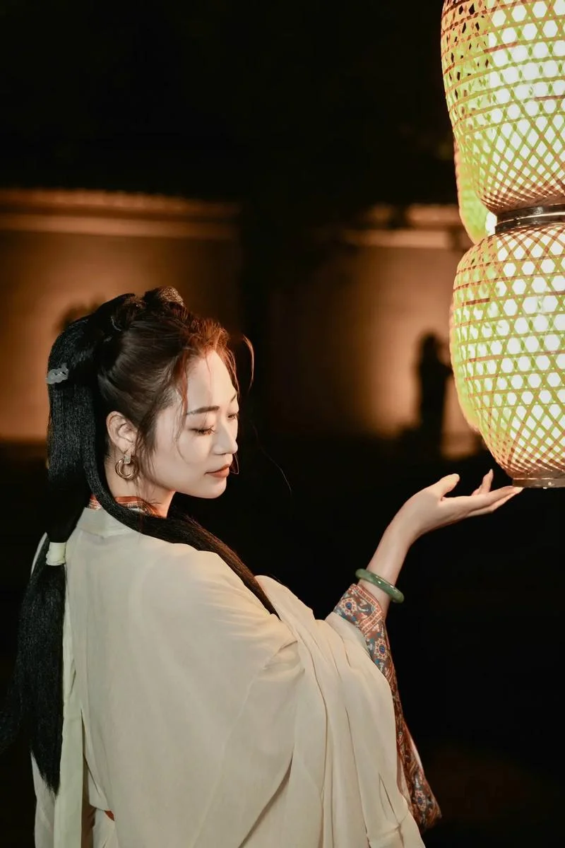 蓦然回首出自哪_2