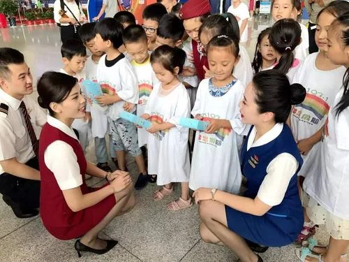 好后悔让孩子学空乘_2