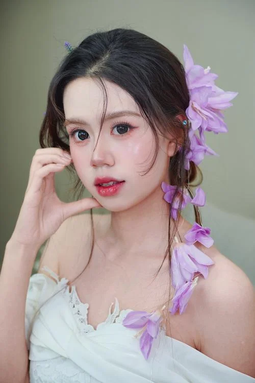 梦见别人化了妆很好看_2