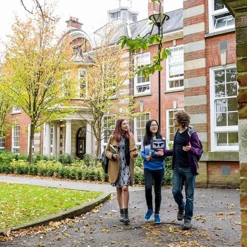 英国留学生报到-英国留学生入学