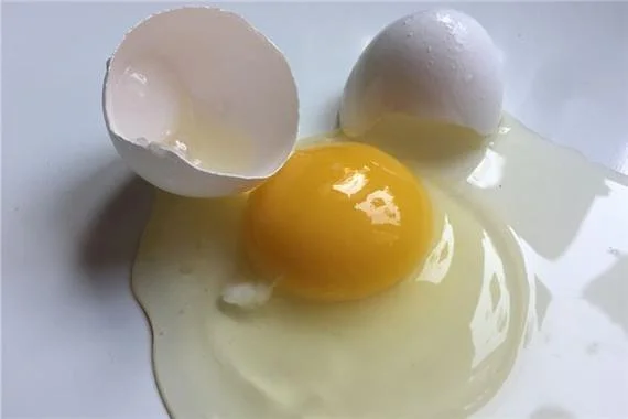 梦到鸡蛋有的碎了_1