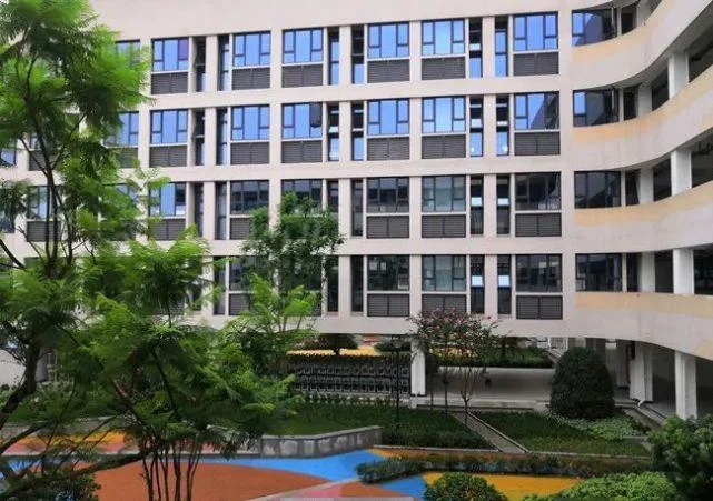 华川中学新校区面积_2