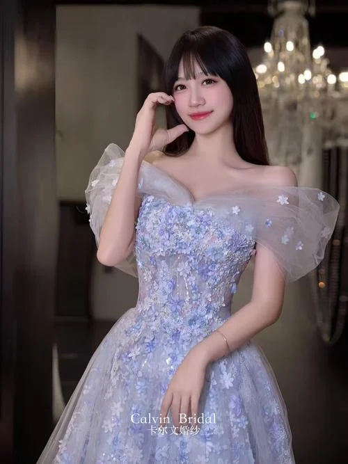 梦见自己穿裙子好漂亮_1