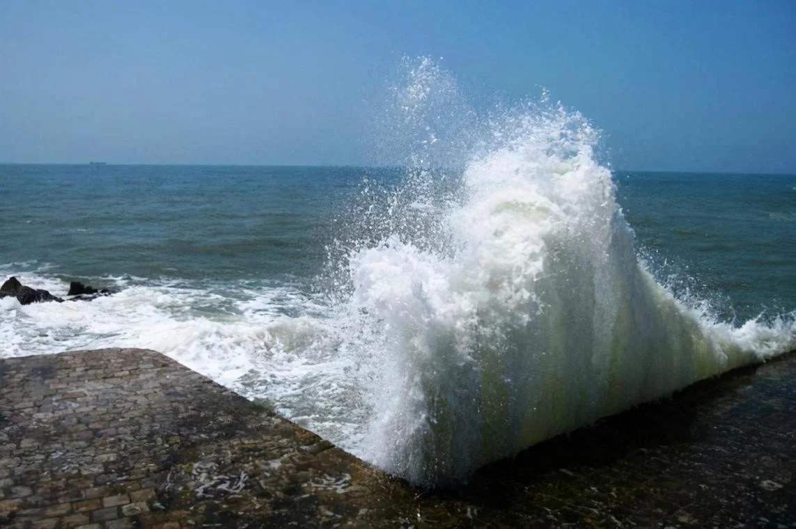 梦见很高的海水-梦见海水极高