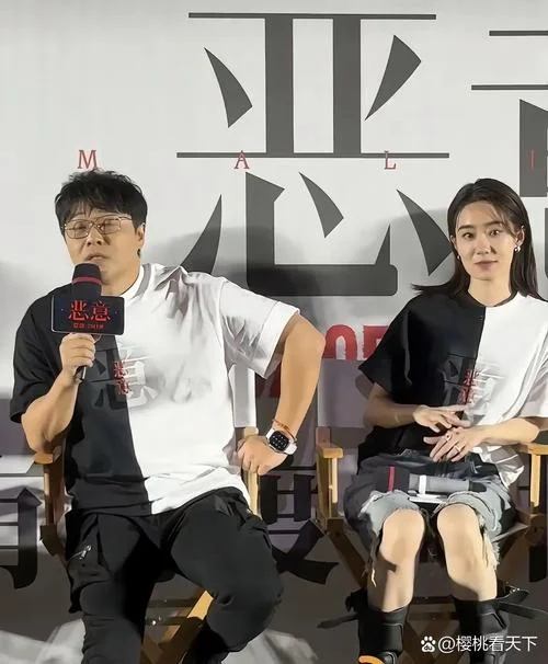 贾玲张小斐电影叫什么_1