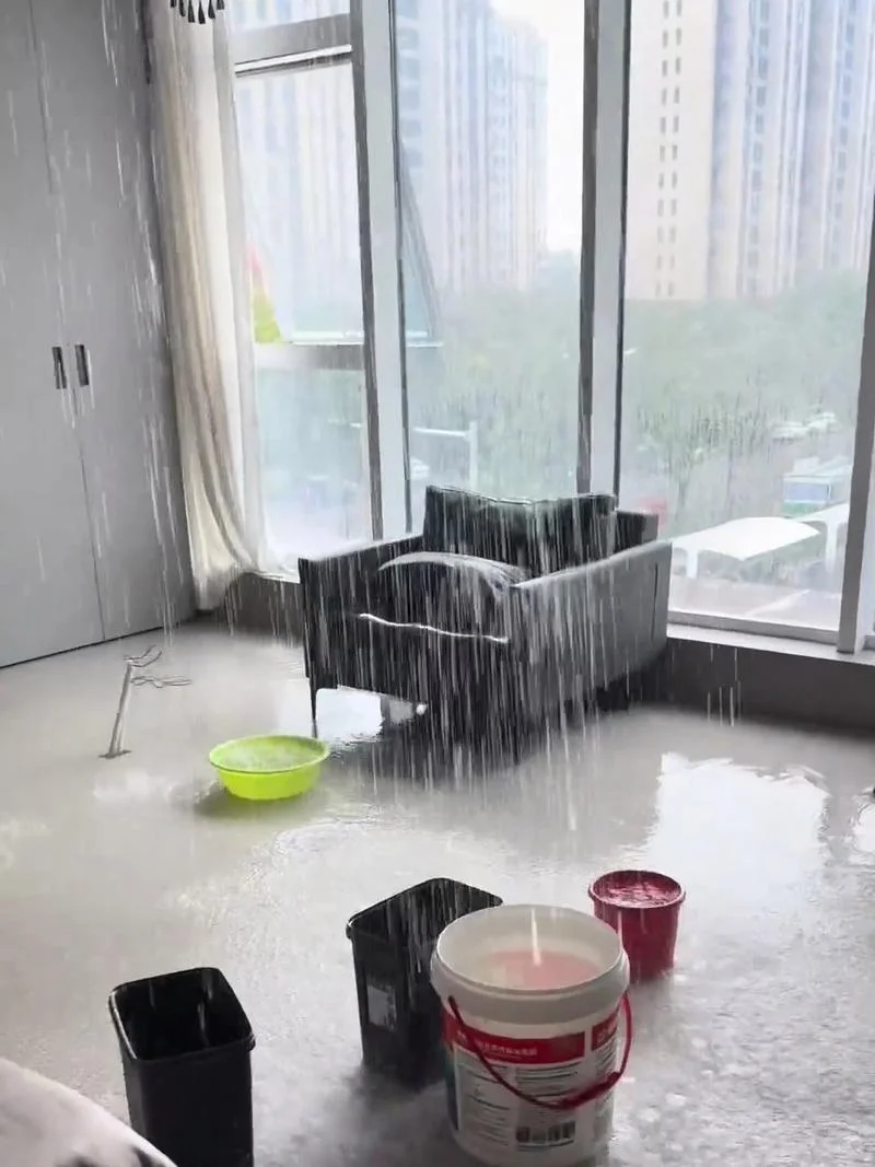 梦见屋顶漏水到屋内-梦屋顶漏水入屋