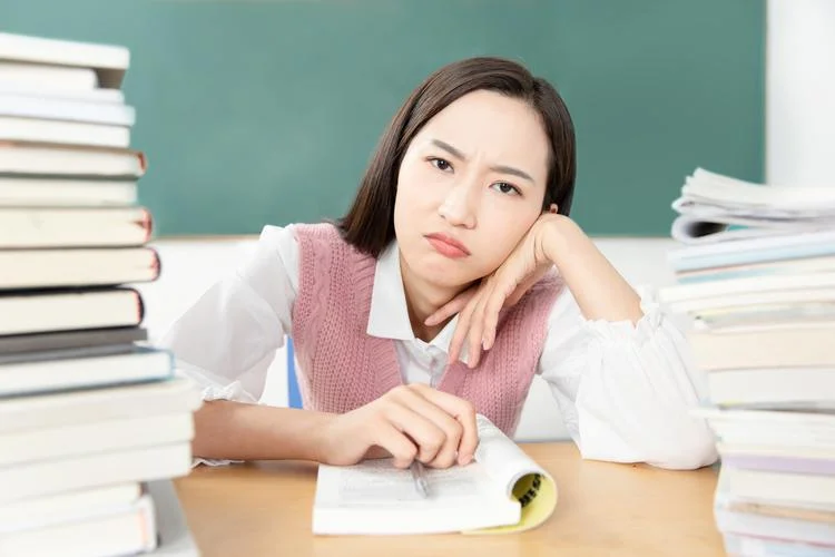 留学生挂科很多不想活了_2