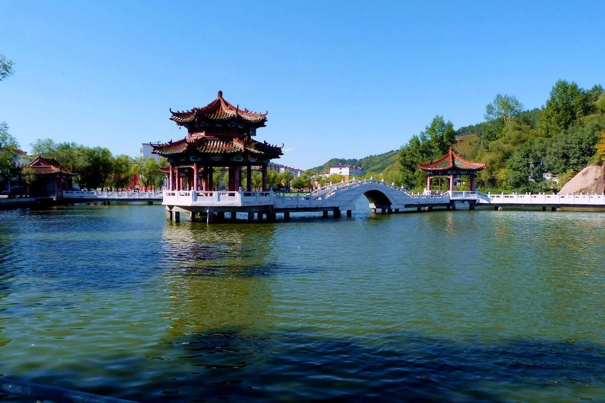旅游景点的_2