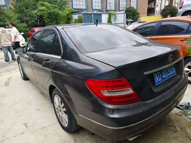 奔驰c200首保多少公里_1