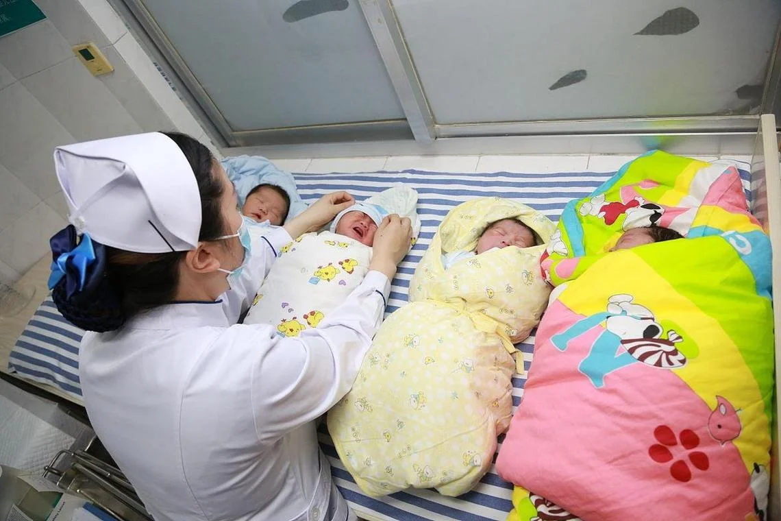 梦见小孩出生什么意思_1