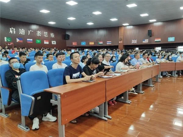 成飞招聘需要成绩吗_2