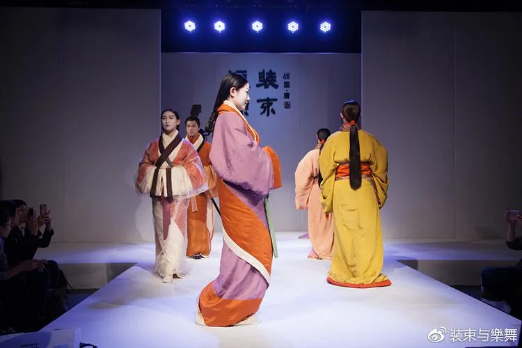 历史服装走秀_1