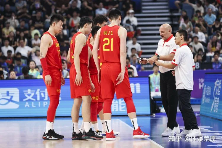 中国男篮参加亚运会为什么是红队_1
