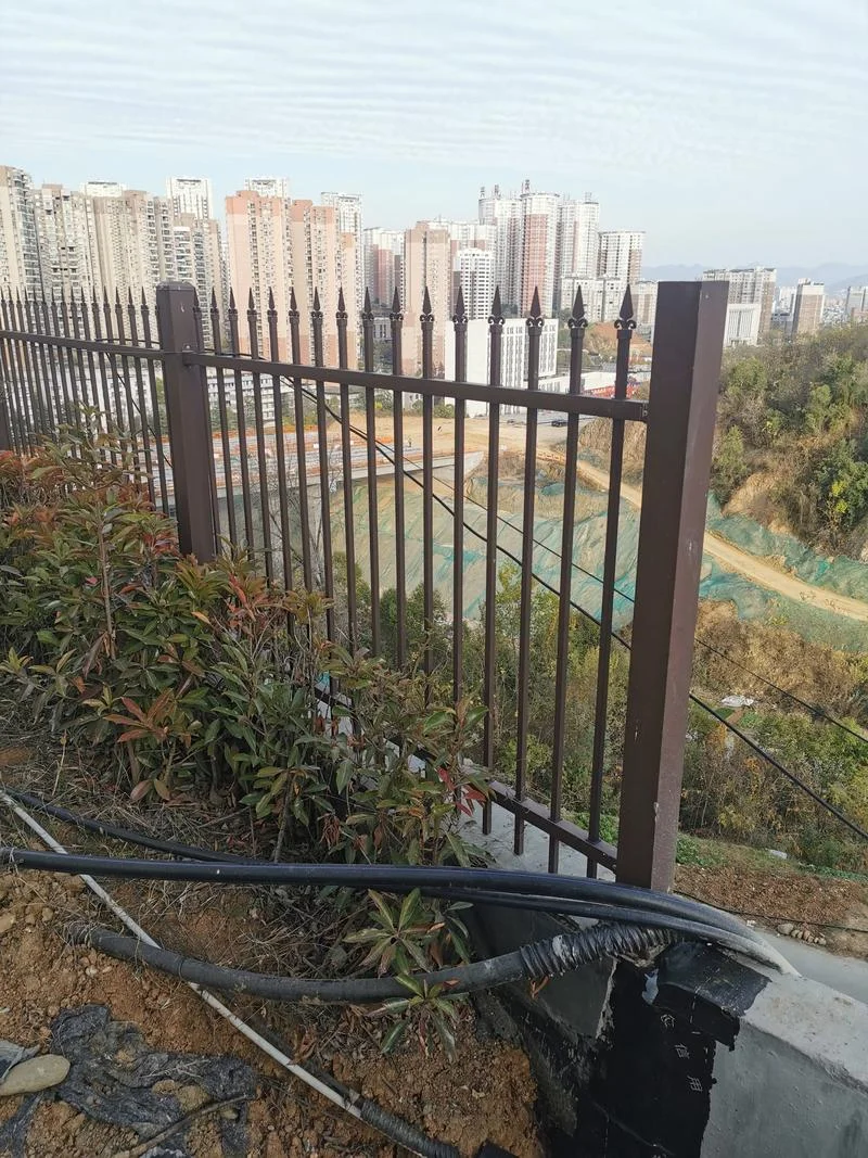 草坪护栏多少钱一平方_1