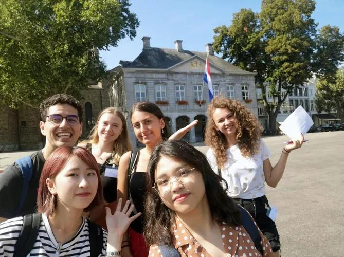英国大学交换生_1