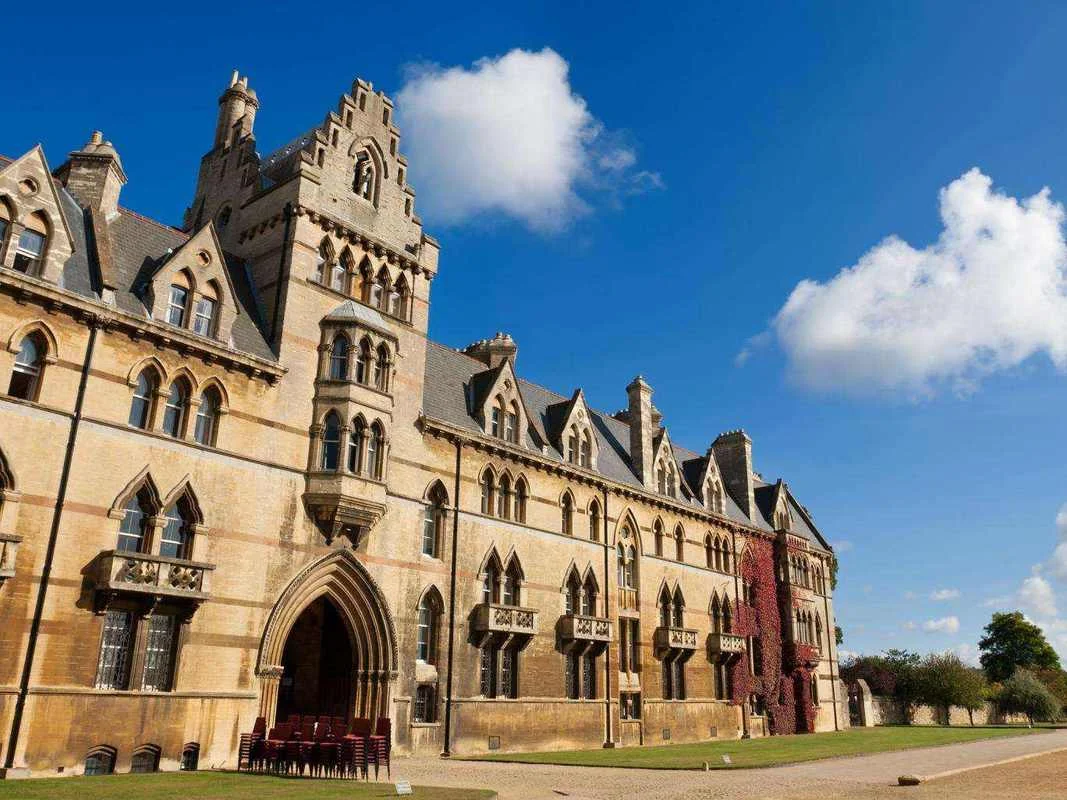 英国优越教育留学-英国精英留学