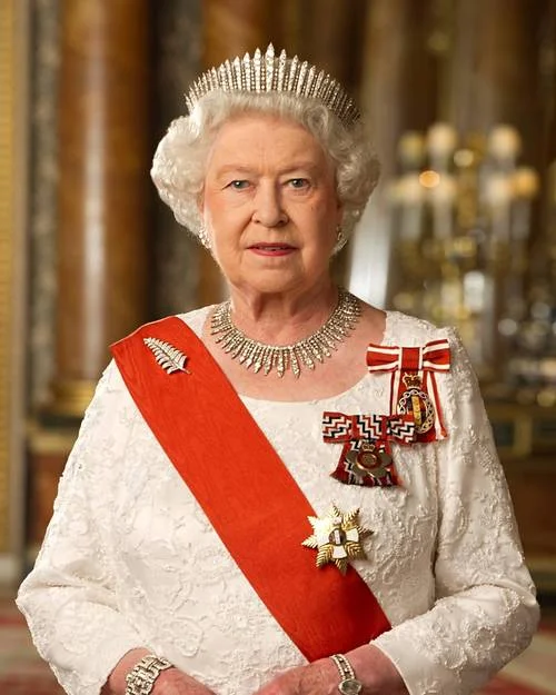 英国现任女王历史_2